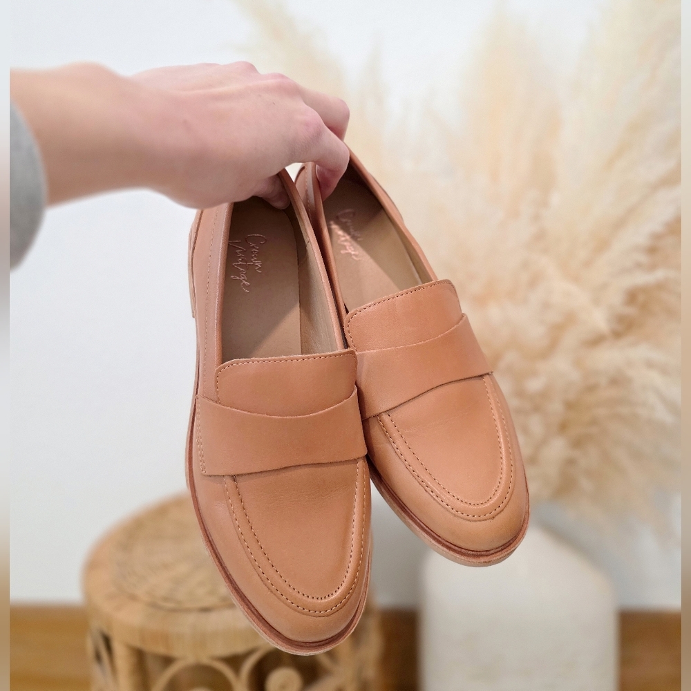 Crown Vintage Slip On Leather Loafers 6.5